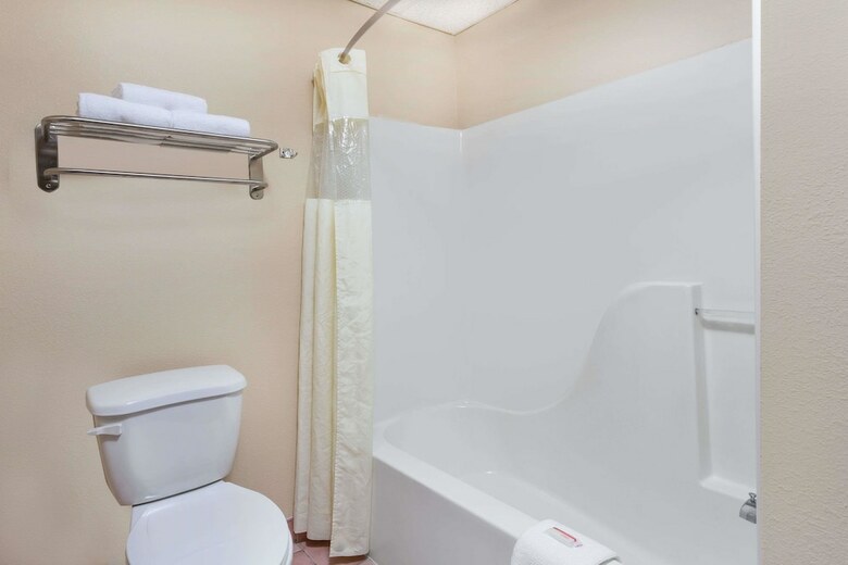 Hotel Baymont By Wyndham Bowling Green