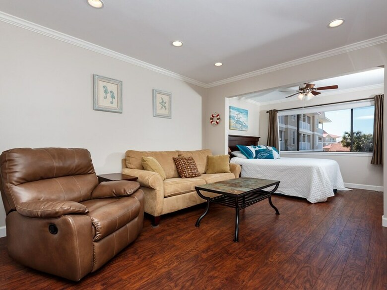 Sunset Harbor Palms 2-202