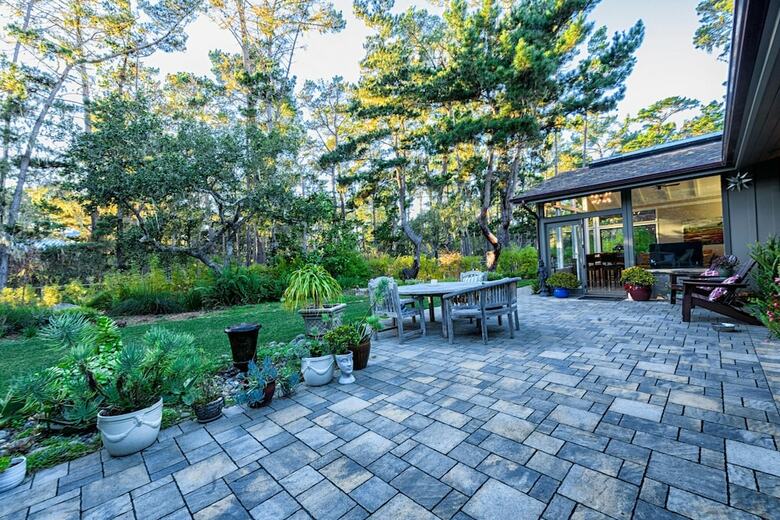 Lx47 Pebble Garden Retreat Large Home With Modern Kitchen