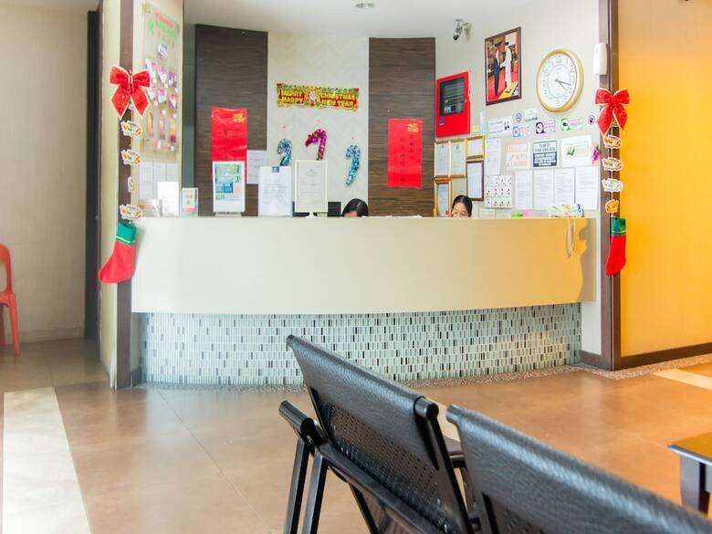 Oyo 89408 Royal Hotel