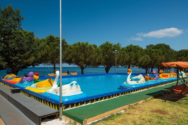 Happy Camp In Camping Park Umag
