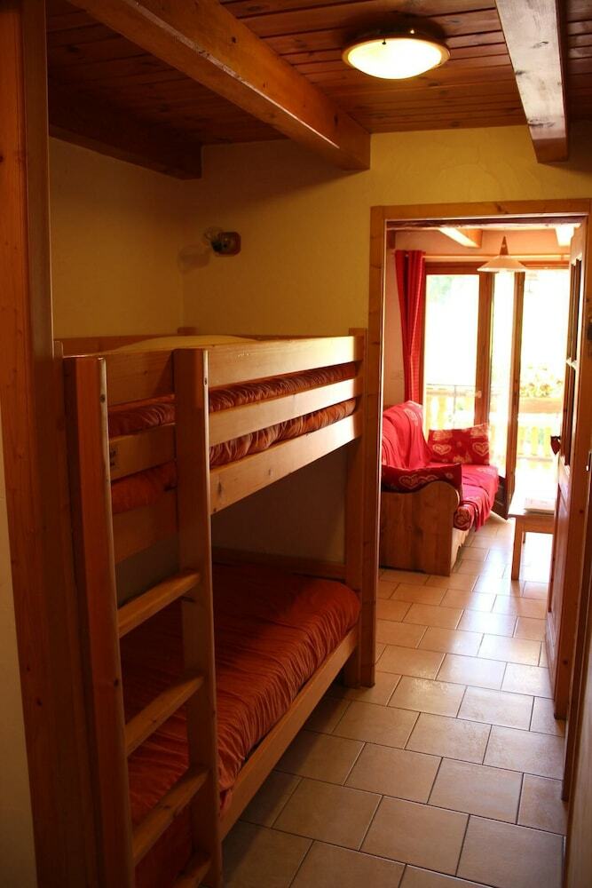 3 Rooms 6 People 3 Epis Exposed South-west
