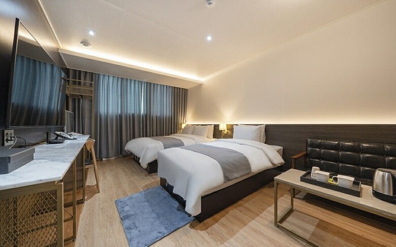 Fine Hotel