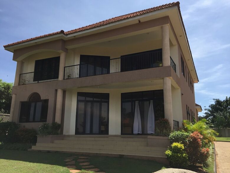 Hotel The Hive Entebbe Guesthouse