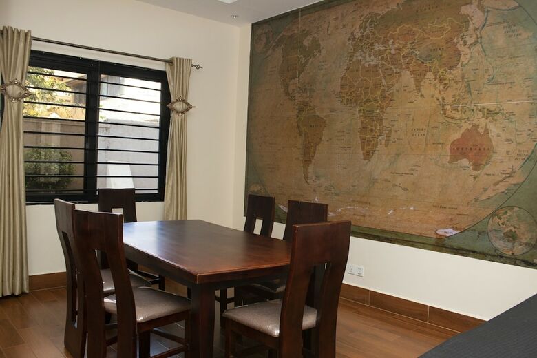 Hotel The Hive Entebbe Guesthouse
