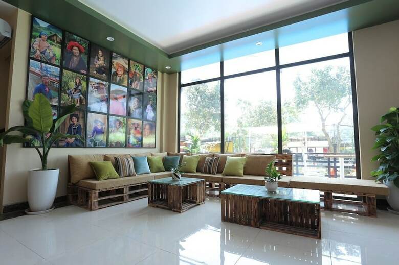 Hostal Cat Ba De Dita Hostel