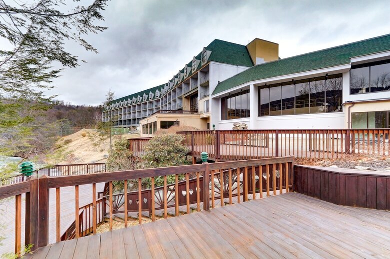 Hotel Chateau Resort & Conference Center
