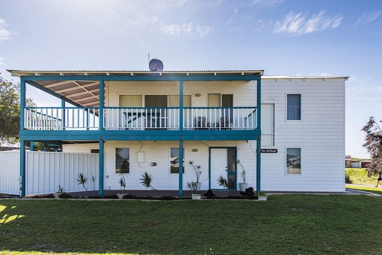 The Outlook - All The Comforts Of Home Pet Friendly