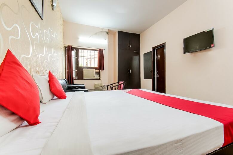 Hotel Oyo 60880 Grand Imperia Inn