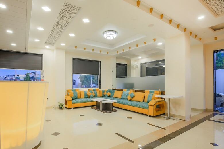 Hotel Collection O 41916 Mansarover