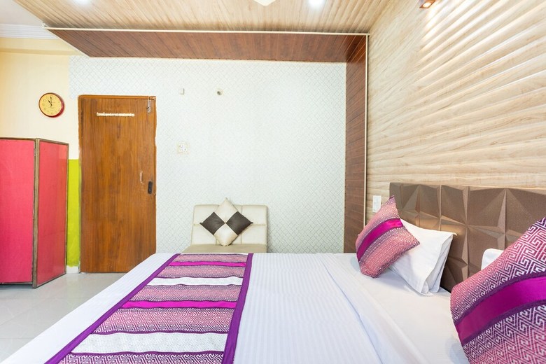 Spot On 40211 Hotel Prakash Inn