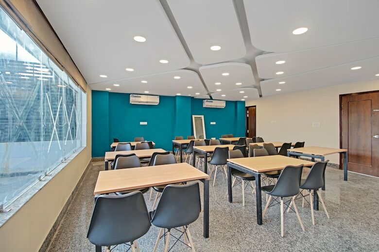 Hotel Silverkey Executive Stays 44787 Raja Park 1
