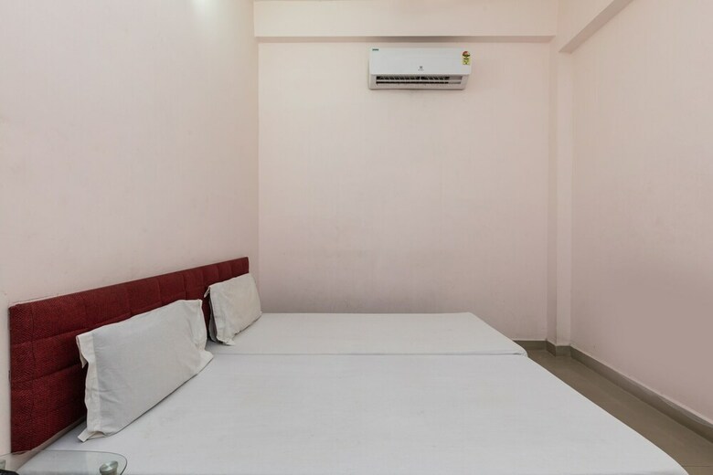 Hotel Spot On 48618 Vasundhara Gardens