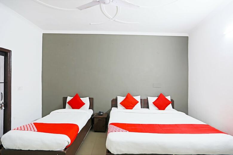 Hotel Oyo 29375 Rainbow Villa