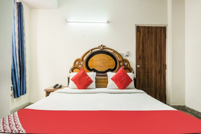Oyo 44081 Hotel Royal Holidays