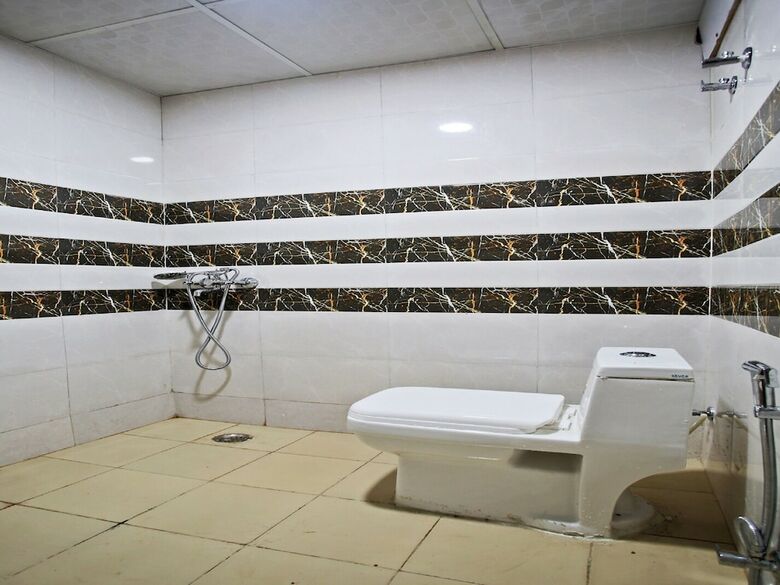 Hotel Oyo 38417 Silver Villa