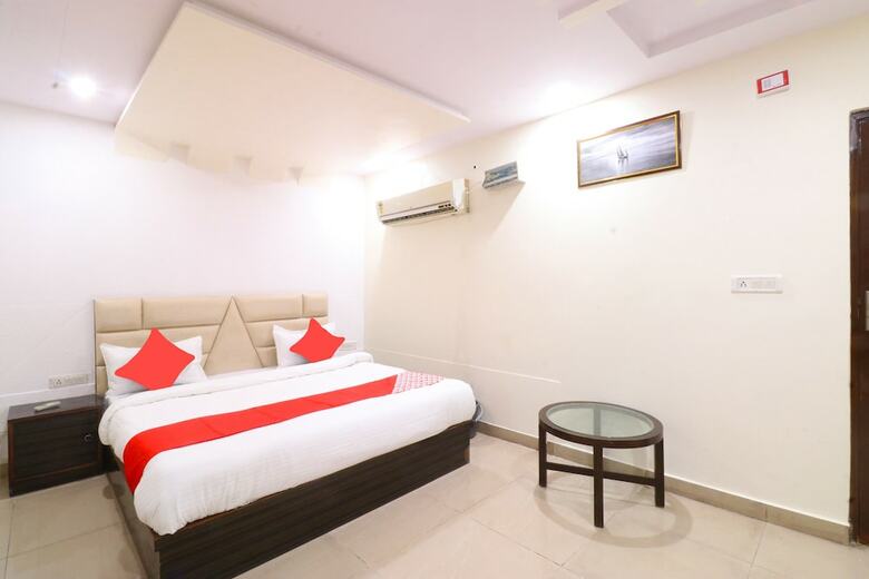 Oyo 40402 Hotel Kirandeep