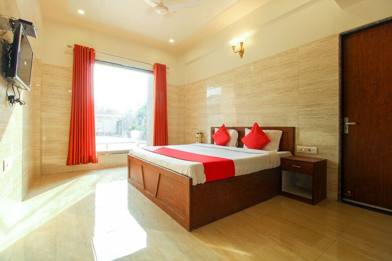 Hotel Oyo 62741 Giriwar Nikunj