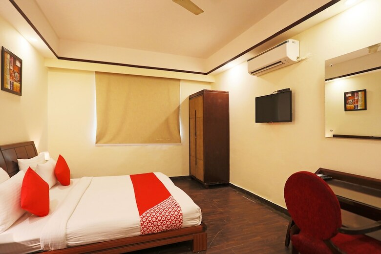 Oyo 27927 Hotel Picasso