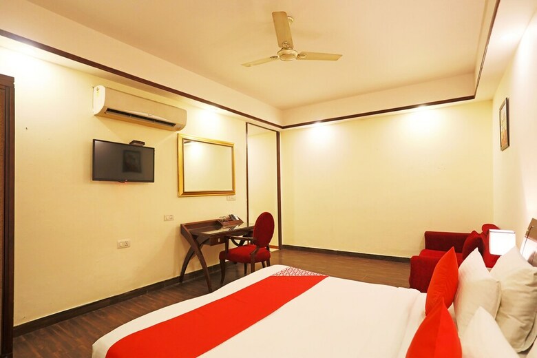 Oyo 27927 Hotel Picasso
