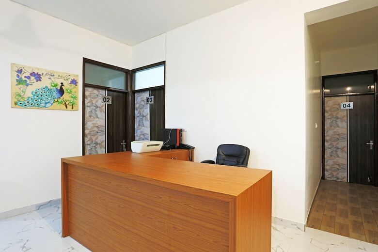 Hotel Oyo 40002 Home Feeling Accommodation