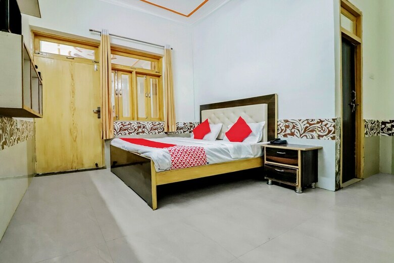Hotel Oyo 38558 Shri Govind Dham