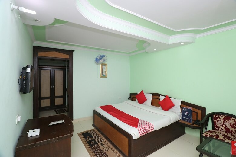 Hotel Oyo 27612 Maitri Holiday Home