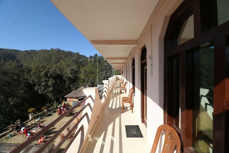 Hotel Oyo 27612 Maitri Holiday Home