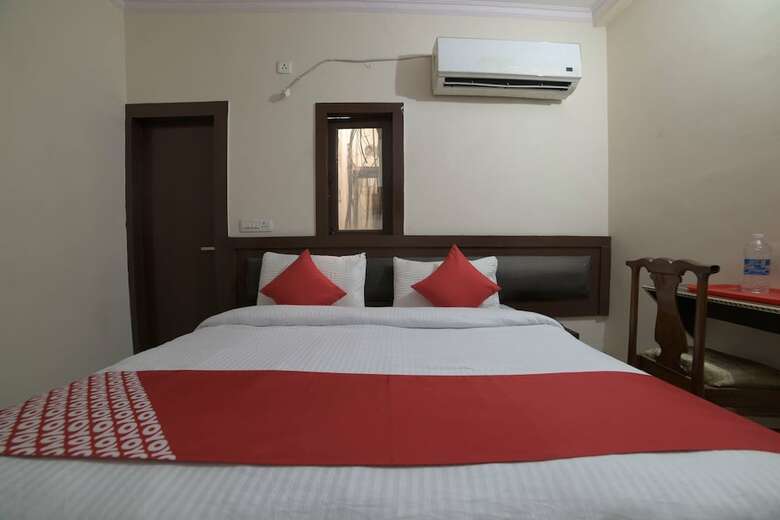 Hotel Oyo 28266 Travel Inn