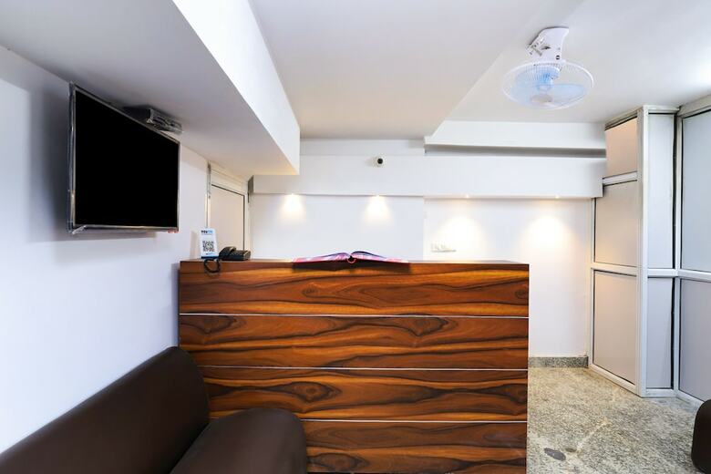 Hotel Oyo 28606 Kavya Residency