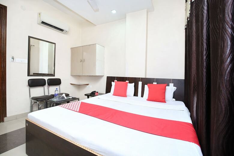 Hotel Oyo 15496 Shree Hari Castle