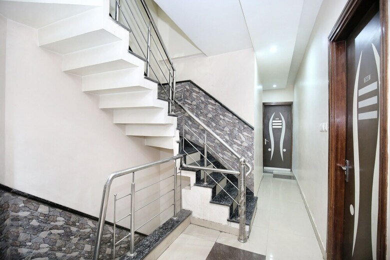 Hotel Oyo 15496 Shree Hari Castle