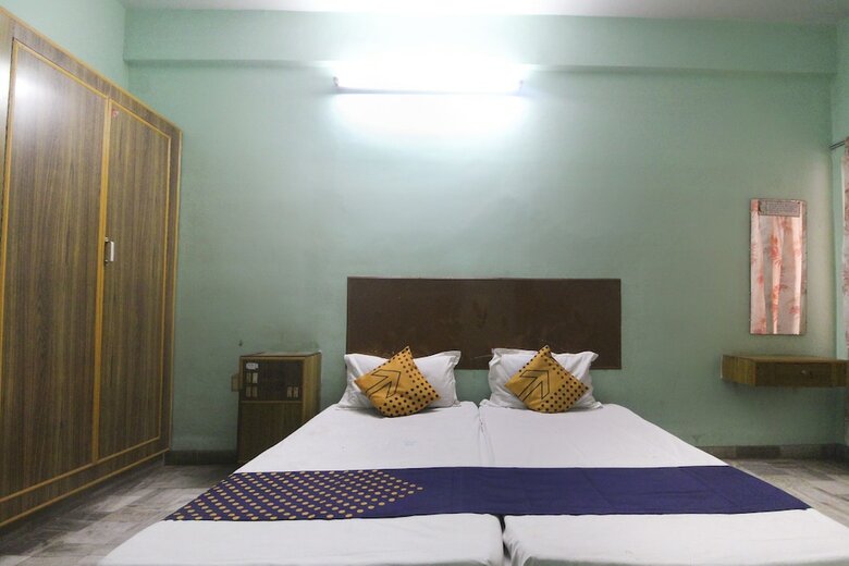 Spot On 62694 Hotel Maruthi