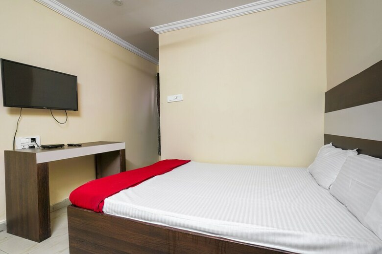 Hotel Spot On 24885 Royal Plaza