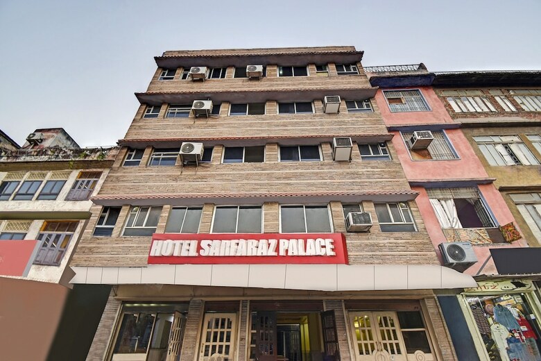 Spot On 62734 Hotel Sarfaraz Palace
