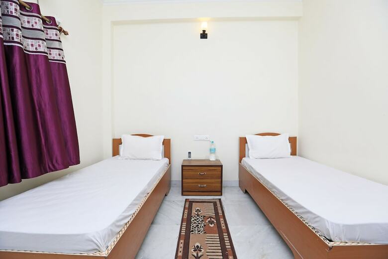 Hotel Oyo 44618 Paradise Guest House