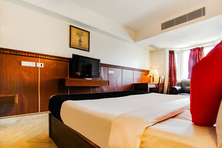 Capital O 61144 Hotel Raj