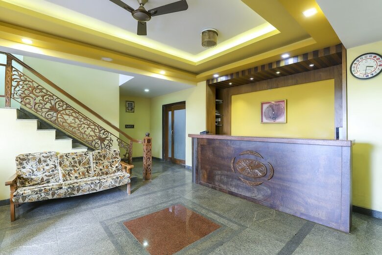 Spot On 62100 Hotel Hill Top