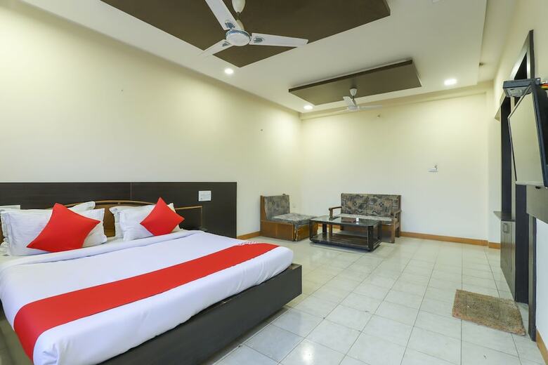 Spot On 62100 Hotel Hill Top