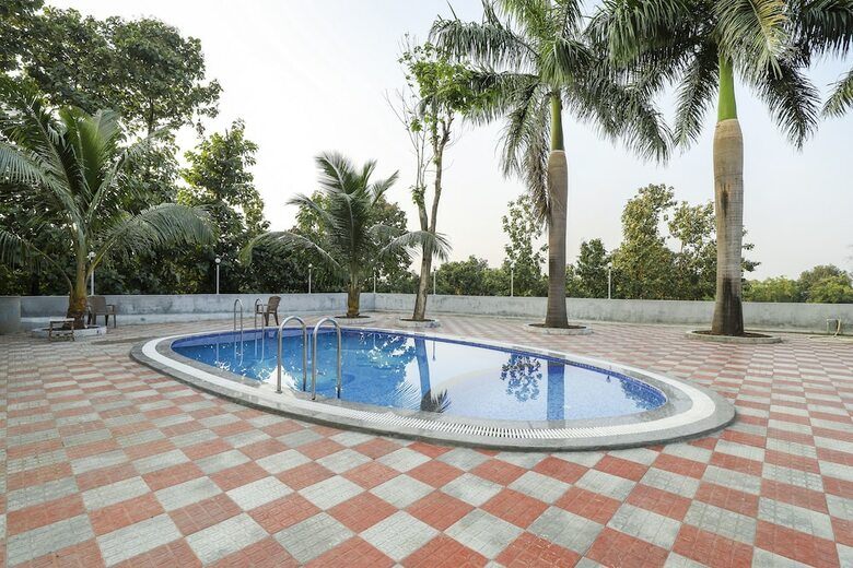 Spot On 62100 Hotel Hill Top