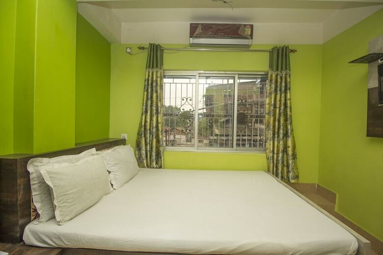 Spot On 38642 Hotel Sarojini Palace