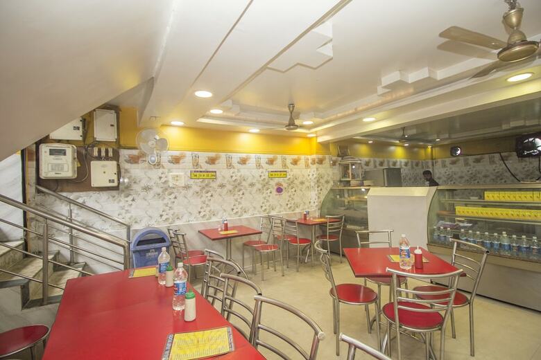 Spot On 38642 Hotel Sarojini Palace