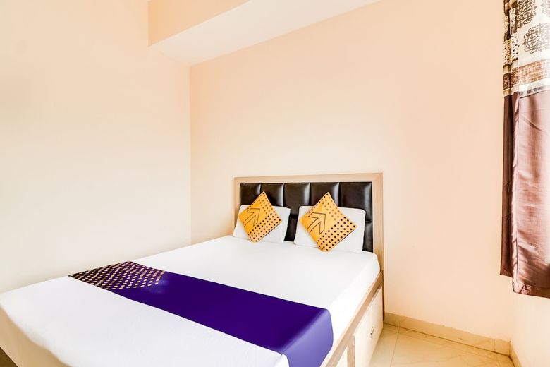 Spot On 37254 Hotel Krishna