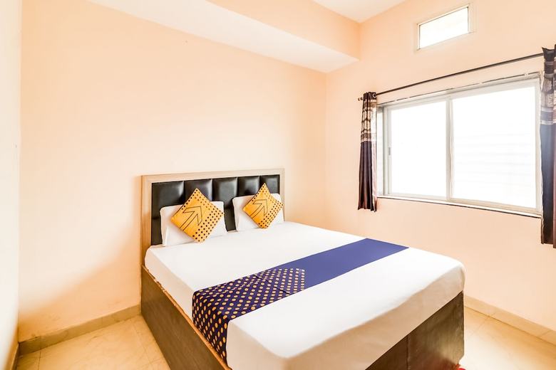 Spot On 37254 Hotel Krishna