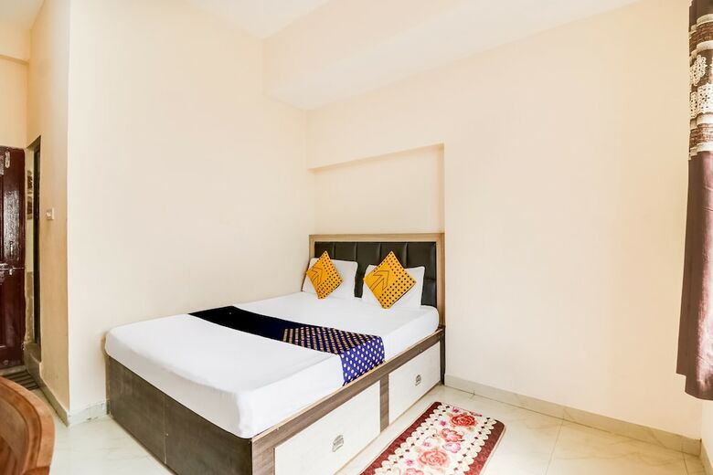 Spot On 37254 Hotel Krishna