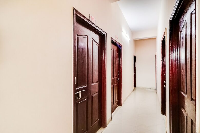 Spot On 37254 Hotel Krishna