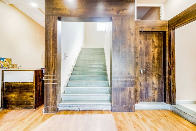 Spot On 37254 Hotel Krishna