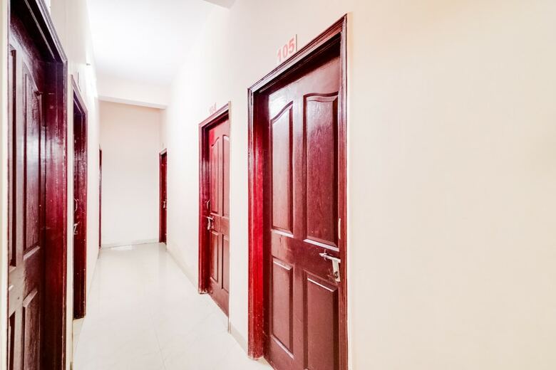 Spot On 37254 Hotel Krishna