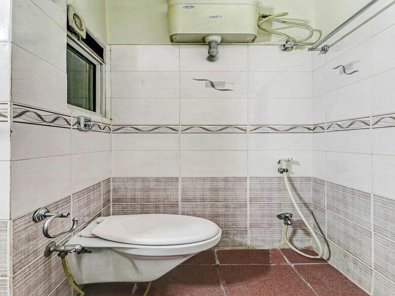 Spot On 60932 Hotel Basera Inn