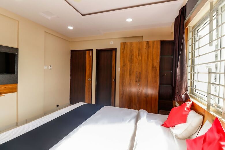 Hotel Spot On 62363 N R Residency